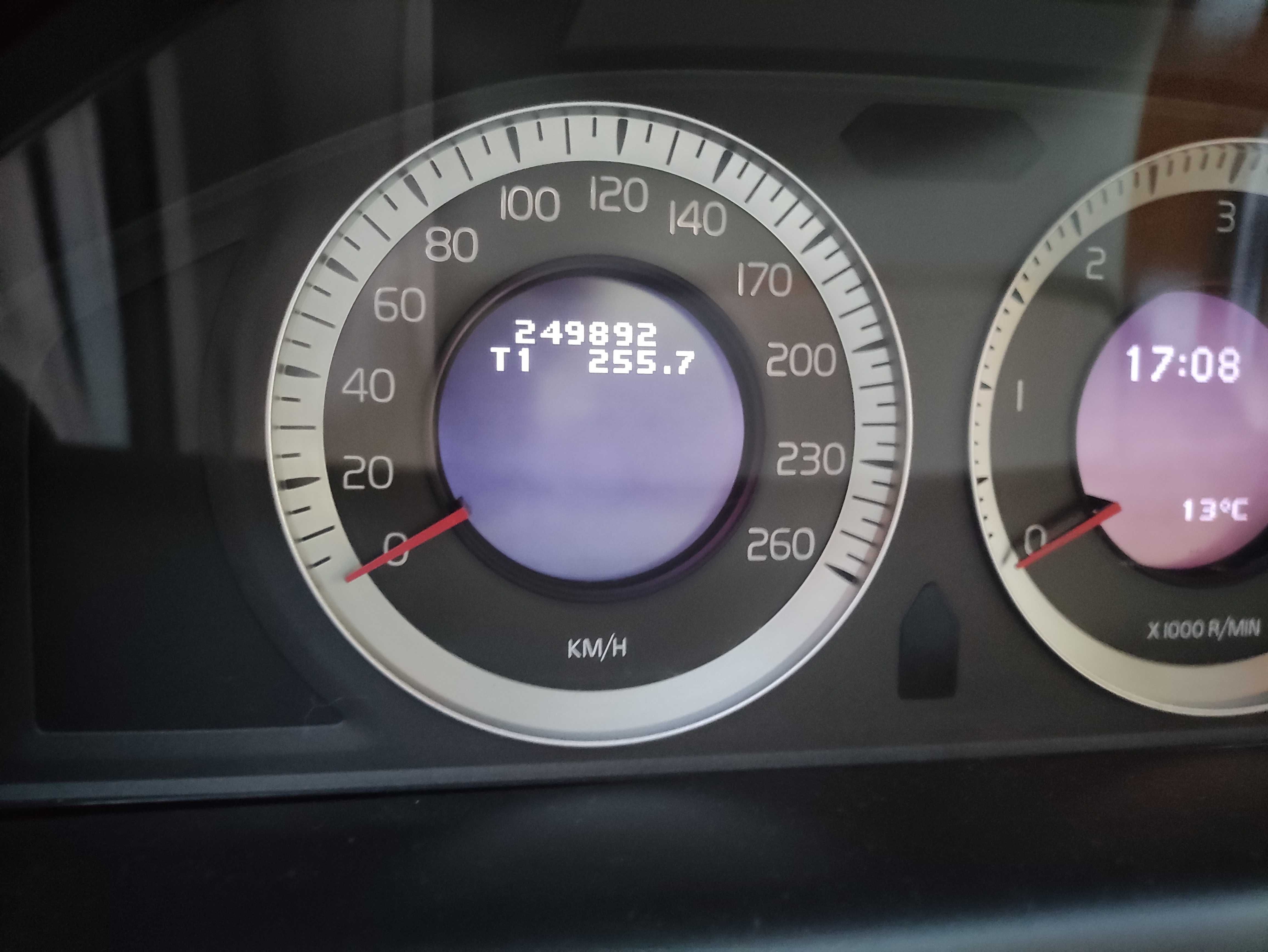 Volvo XC60 2.4 D5 205KM Panorama Skrętny Xenon DVD.