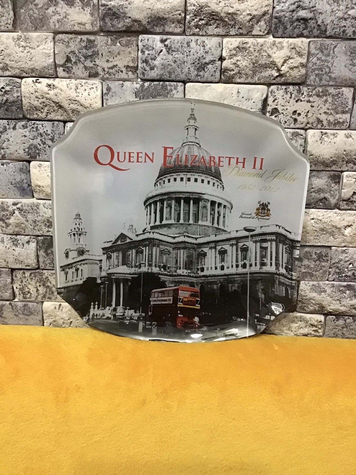 Велика тарілка блюдо фруктівниця десертниця Qween Elizabeth II