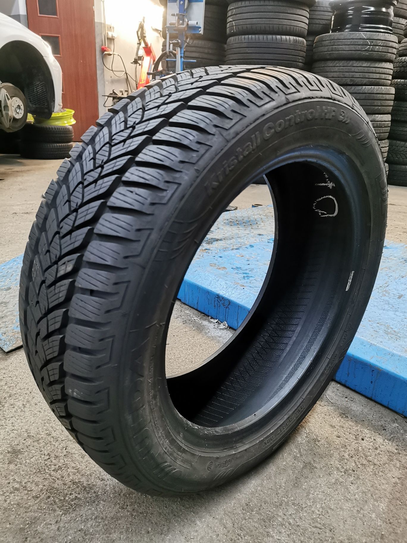 Opona 215/55R17 98V Fulda Kristall Control HP2 #22