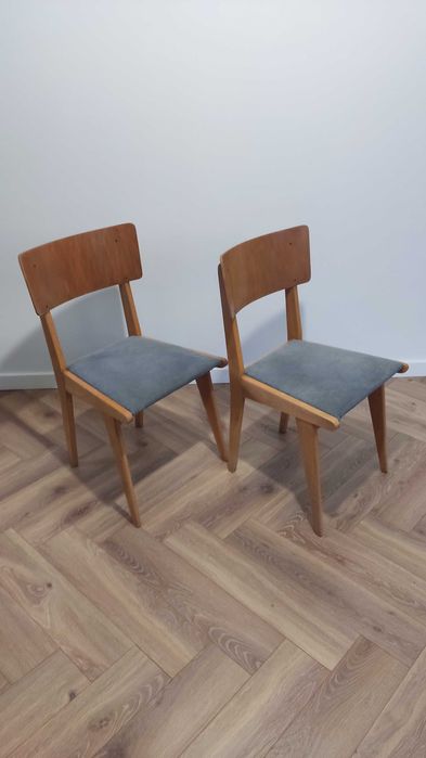 2 krzesła drewniane, szare obicie