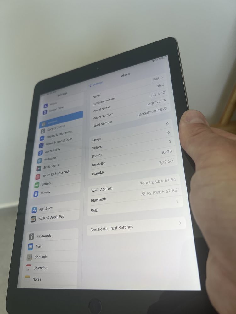 iPad Air 2. 16 гігабайт. Space Grey. Без обмежень. Гарантія. З США