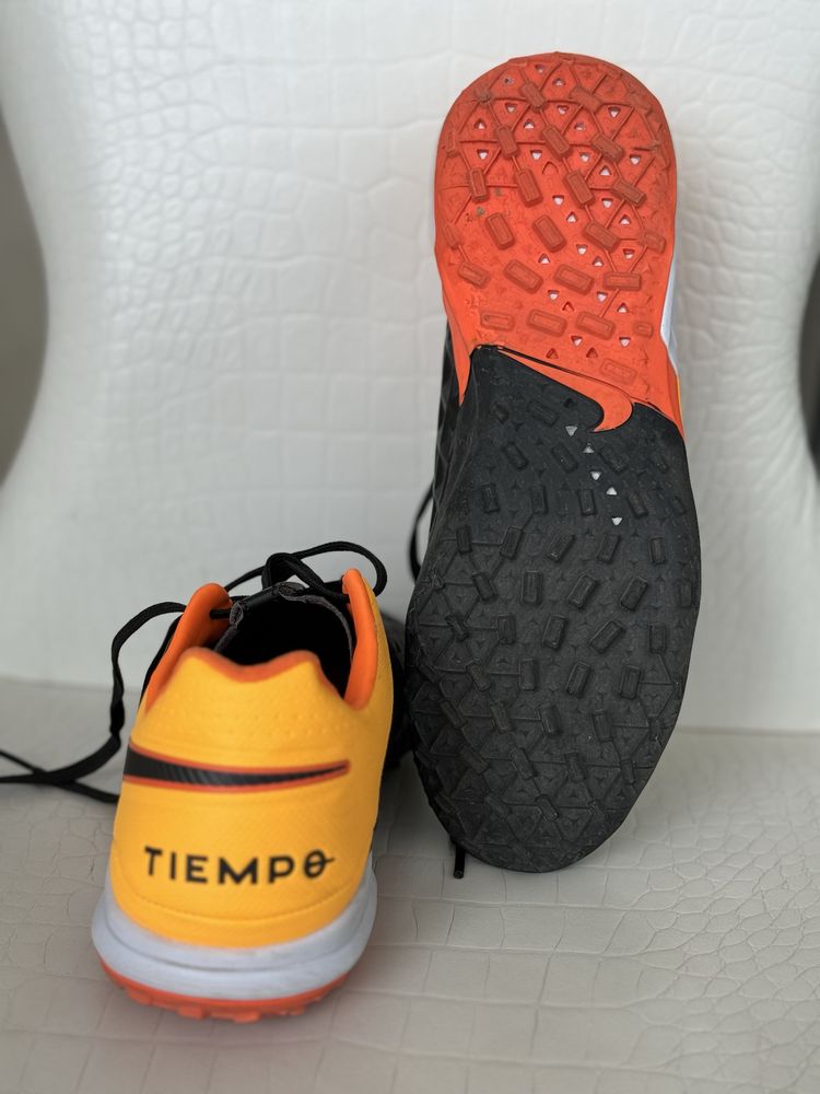 Сороконіжки Nike Tiempo 39 розмір