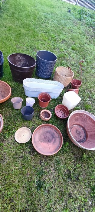 Donice doniczki podstawki