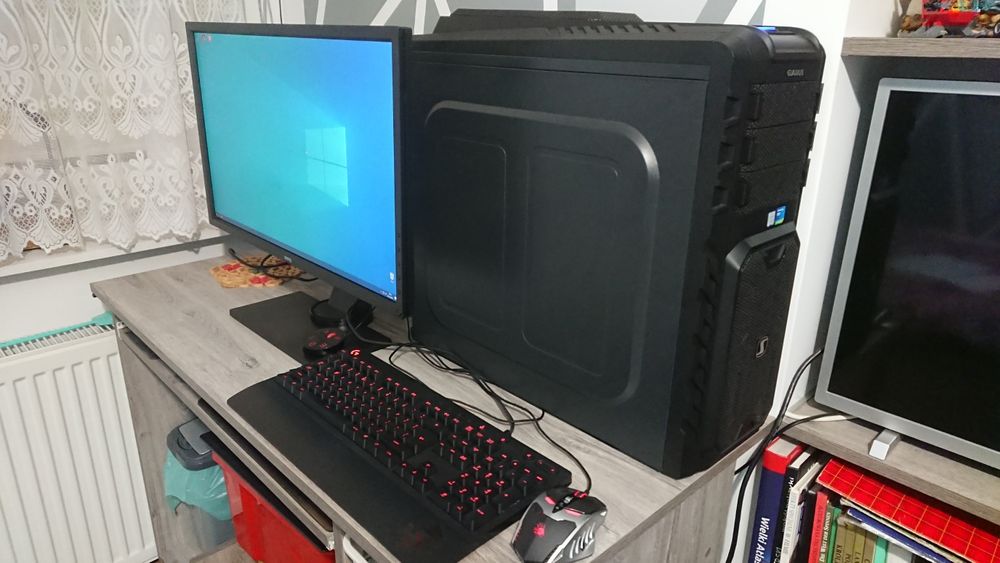 Komputer gamingowy + monitor, klawiatura, mysz