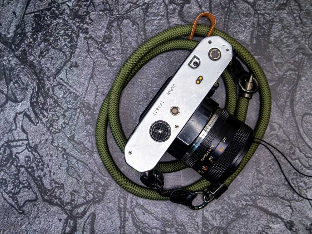 Yashica FX-D Quartz + Yashica ML 50 mm f 1.7 + pasek