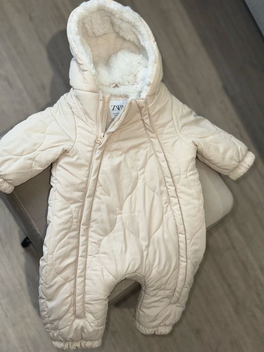 Дитячий зимній комбінезон від Zara