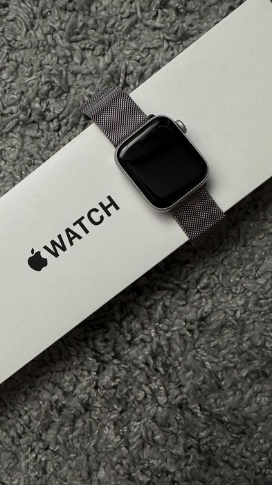 Apple watch SE 40 mm + 2 oryginalne paski