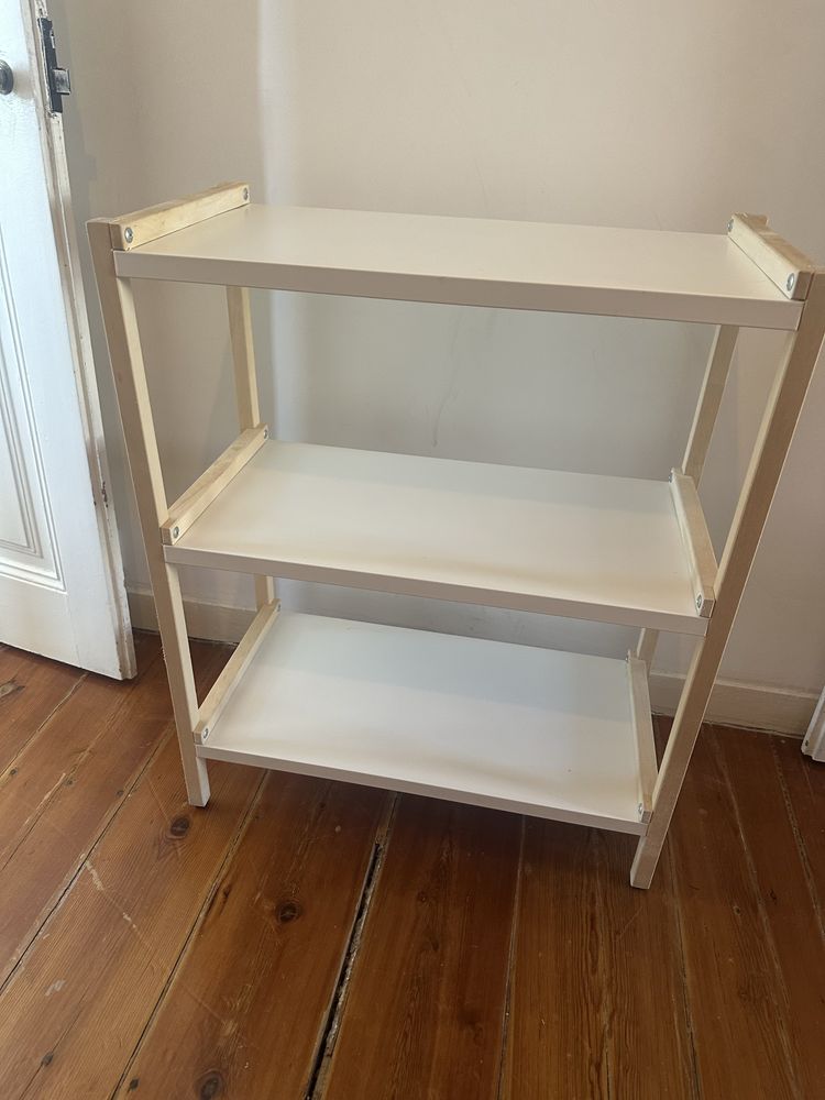 Wooden and White Shelf/ Estante
