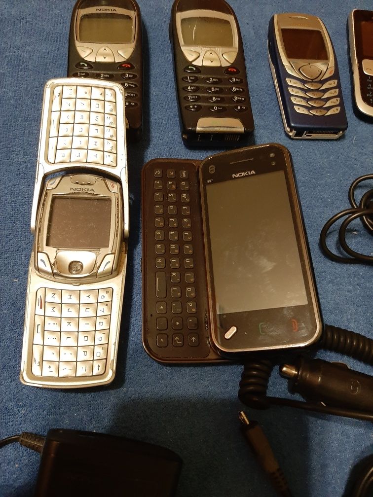 Telefony Nokia ładowarki słuchawki i inne