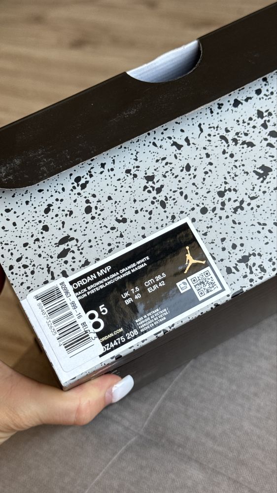 Нові оригінальні кросівки Jordan MVP 42