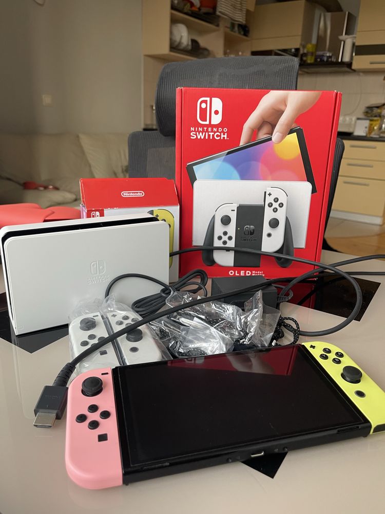 Nintendo Switch OLED + додатковий набір joy-con