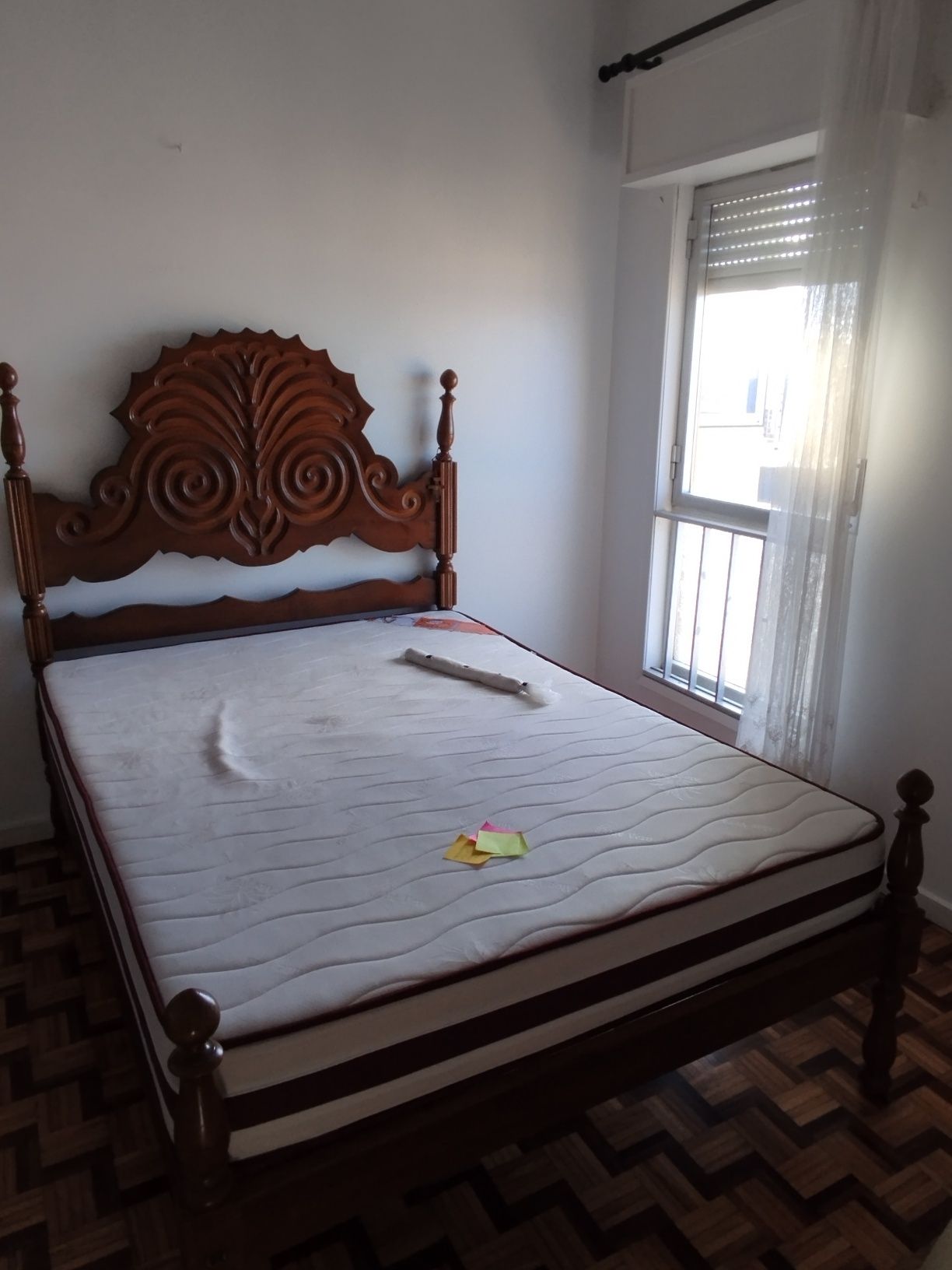 Quartos e mesinhas de cabeceira