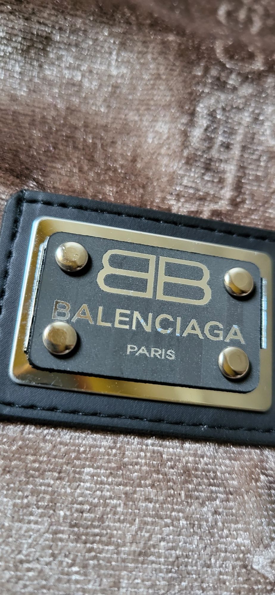 Balenciaga śliczny dres beżowy welurowy tlocznone logo premium S