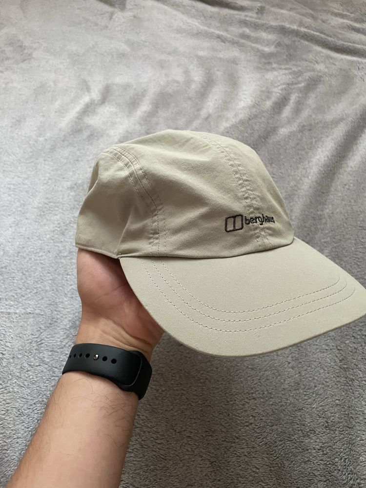 Кепка бейсболка пятипанелька  berghaus