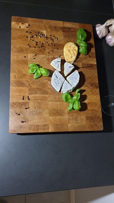 Dębowa deska sztorcowa do serwowania krojenia potraw ręczna robota