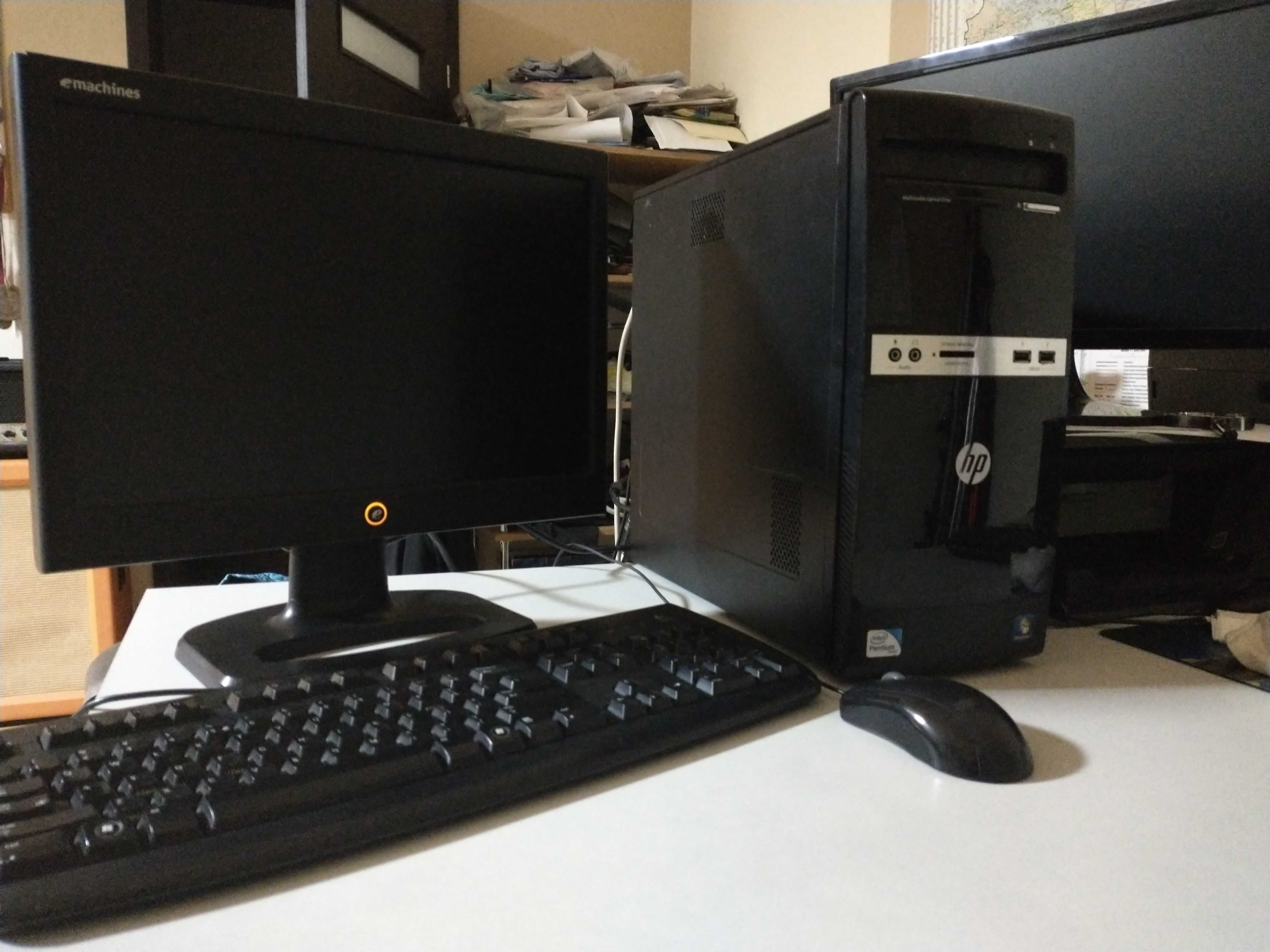 Firmowy zestaw komputerowy HP 500B MT z monitorem i akcesoriami
