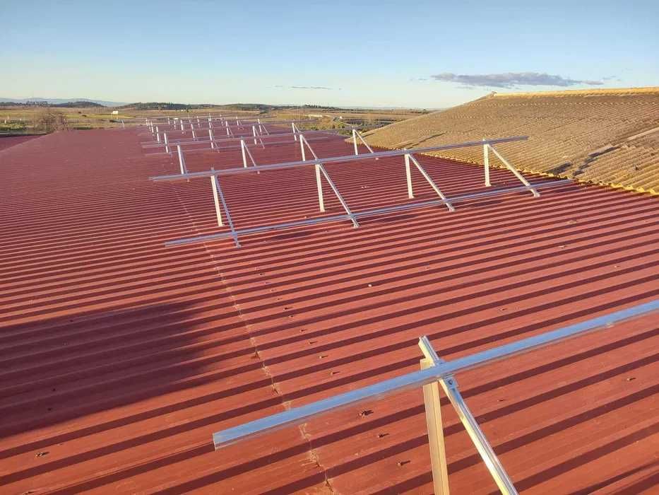 Estruturas para Fixação de Painéis Solares Em Triângulo