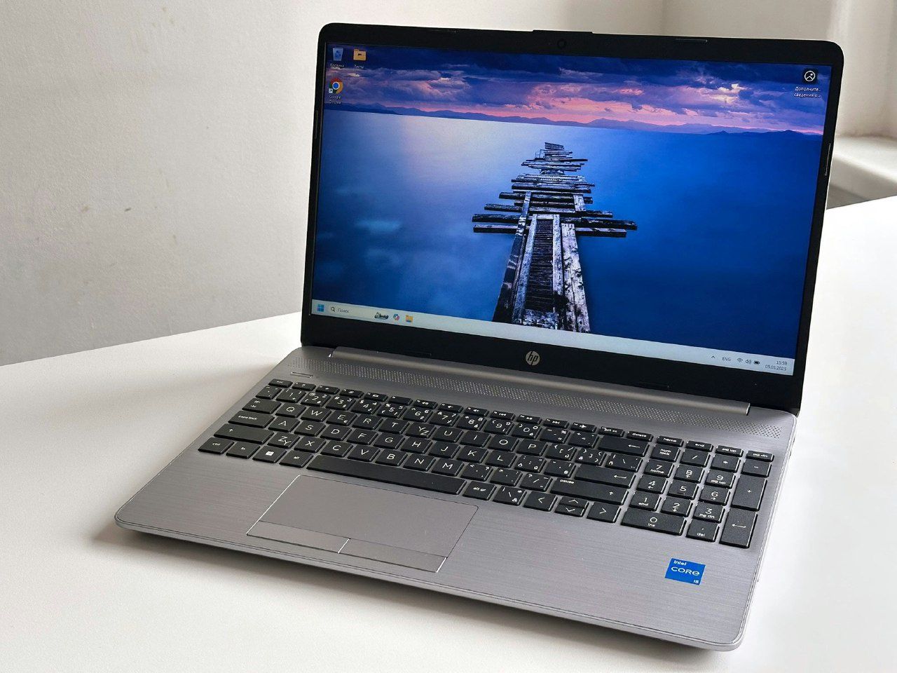 Практически новый бизнес ноутбук HP 250 G9