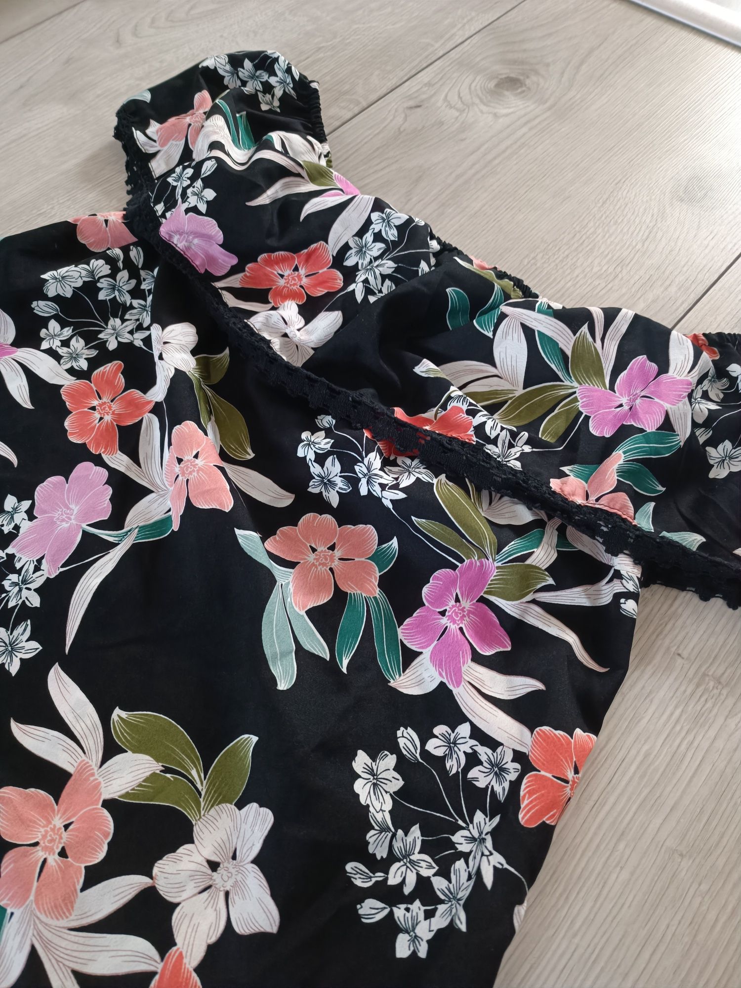 Czarna sukienka damska w kwiaty Primark r.42