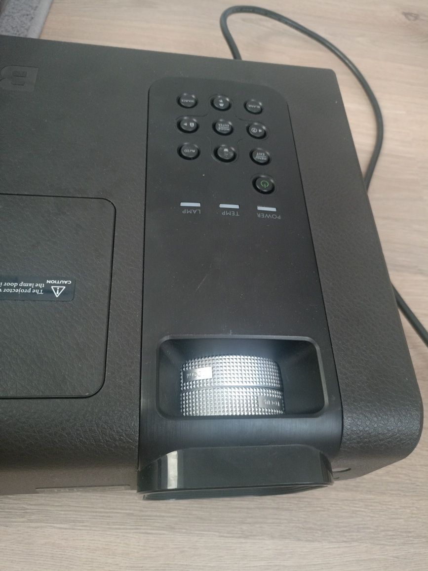 Rzutnik projektor BenQ hdmi