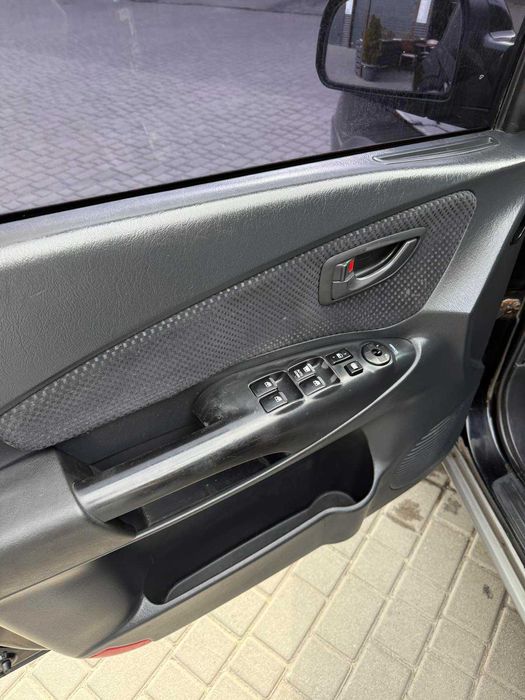 Hyundai Tucson 2008 г 2.0 л дизель, механика, полный привод
