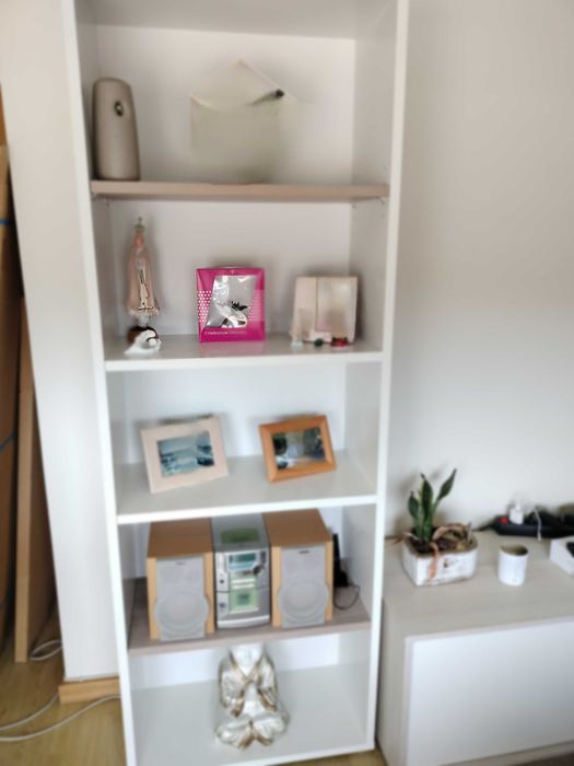 Aparador, espelho, estante, mesa e móvel bar