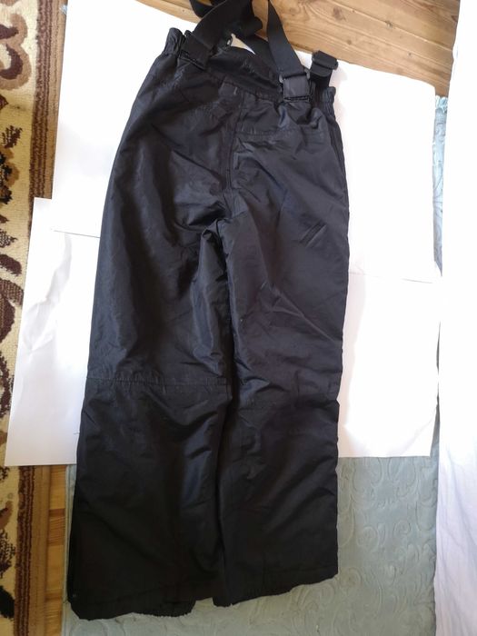 Spodnie narciarskie zimowe ocieplane śniegowe 122-128