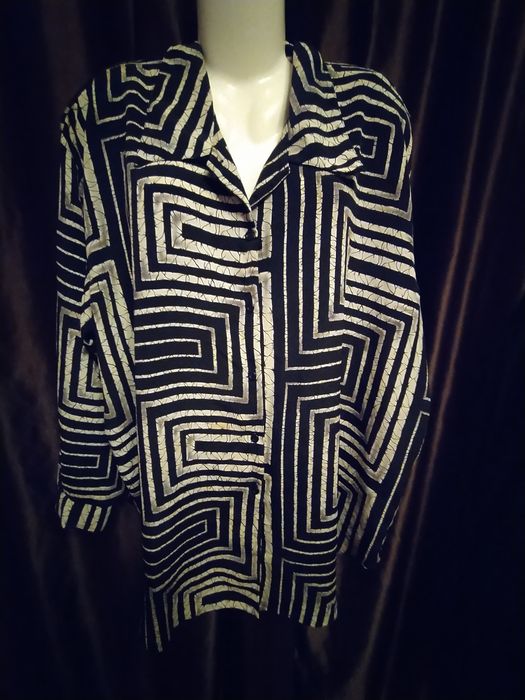 Блузка женская, большого размера.