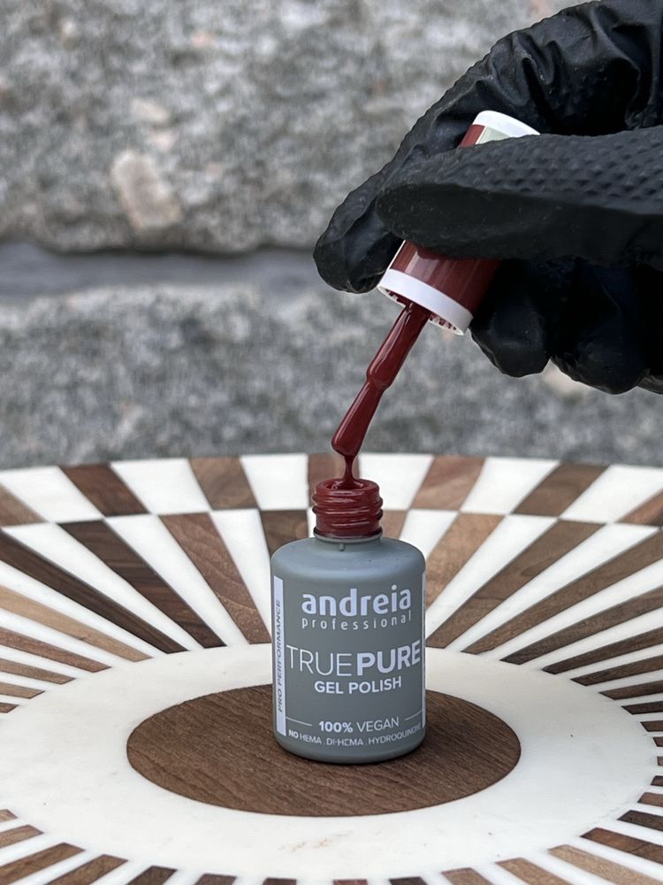 Vernizes da marca Speed e Andreia