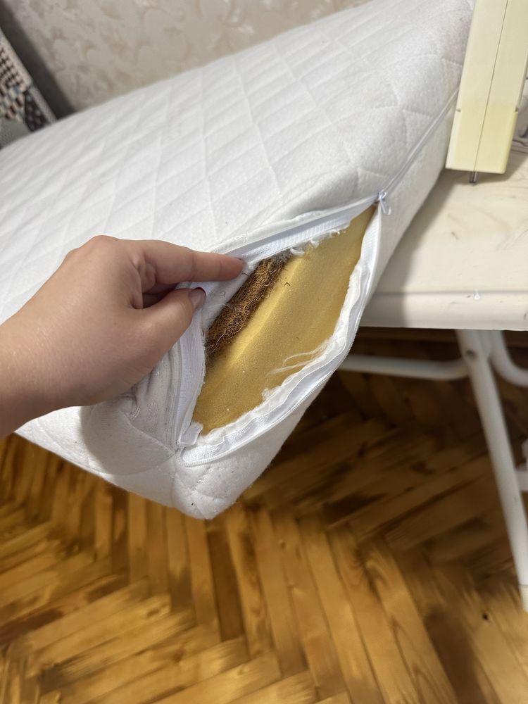 Матрац в дитяче ліжечко