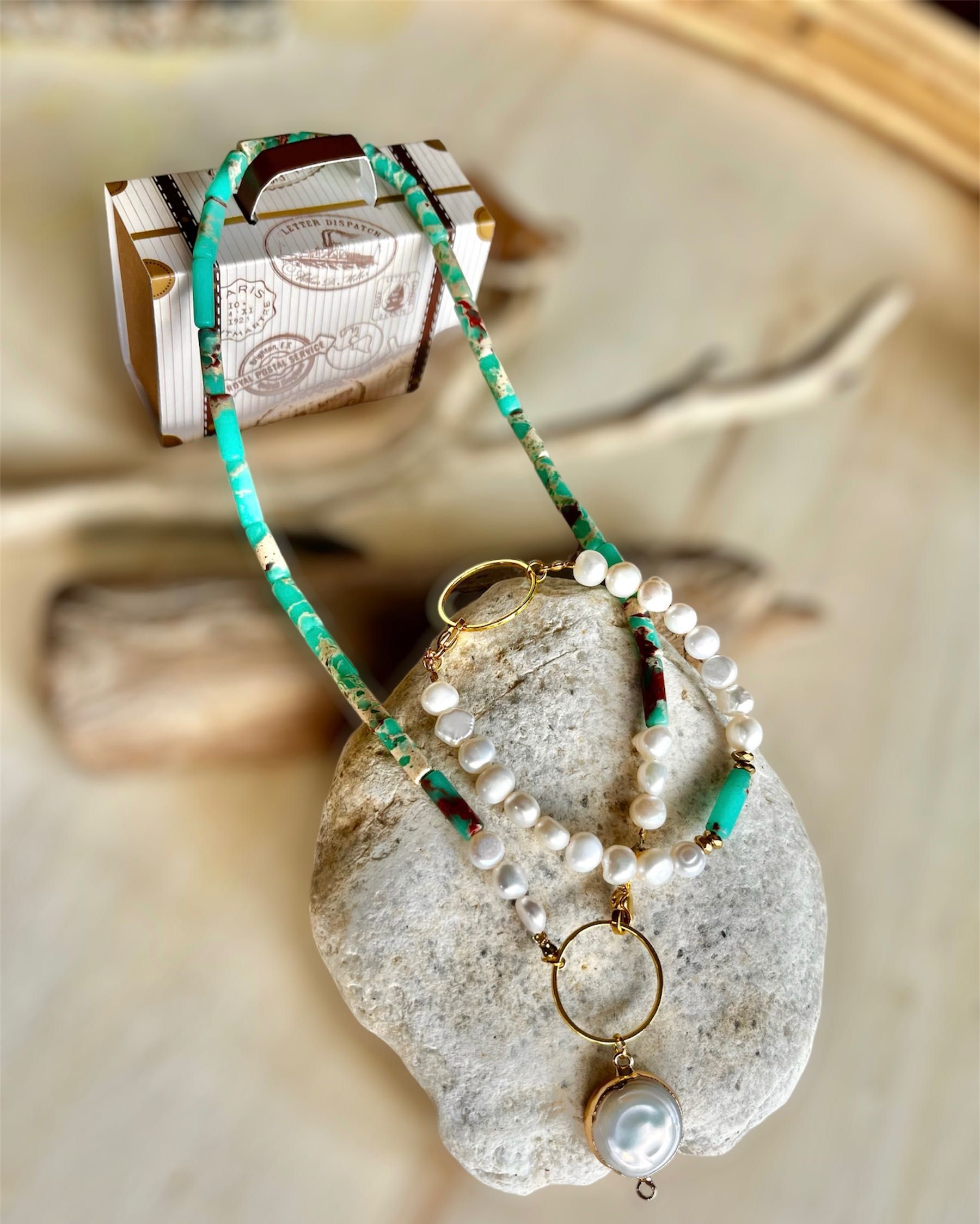 Komplet biżuterii z jaspisów cesarskich i pereł