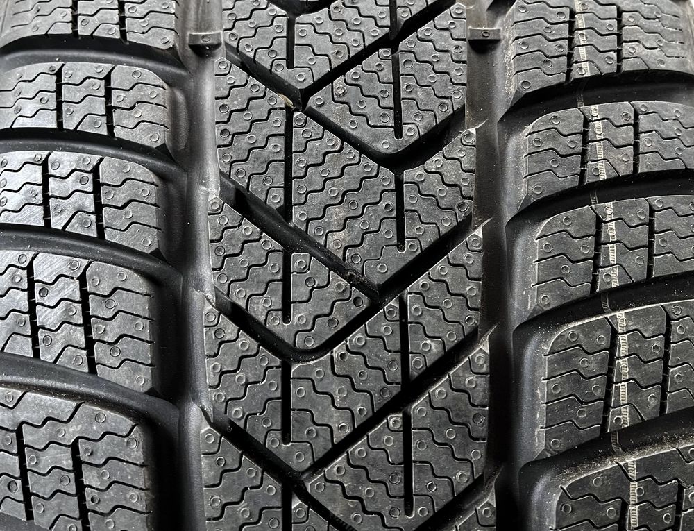 NOWE Para opon PIRELLI Zima 225/45/18