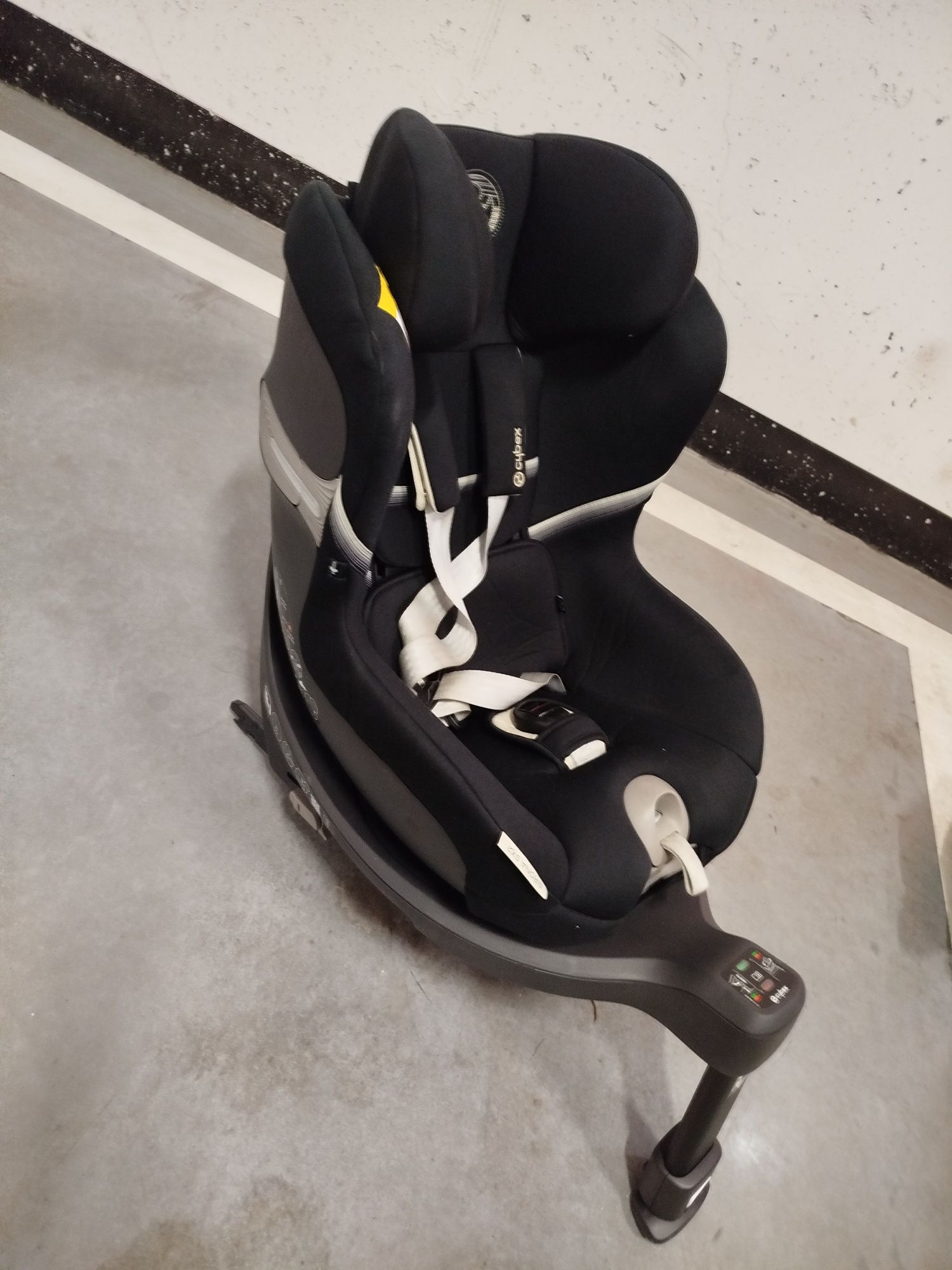 Cybex Sirona SX2 fotelik samochodowy obrotowy