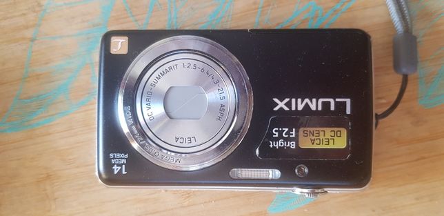 Aparat Panasonic Lumix DMC-FS40 z pokrowcem i kartą pamięci