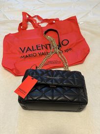 Nowa torebka Valentino na lancuszku