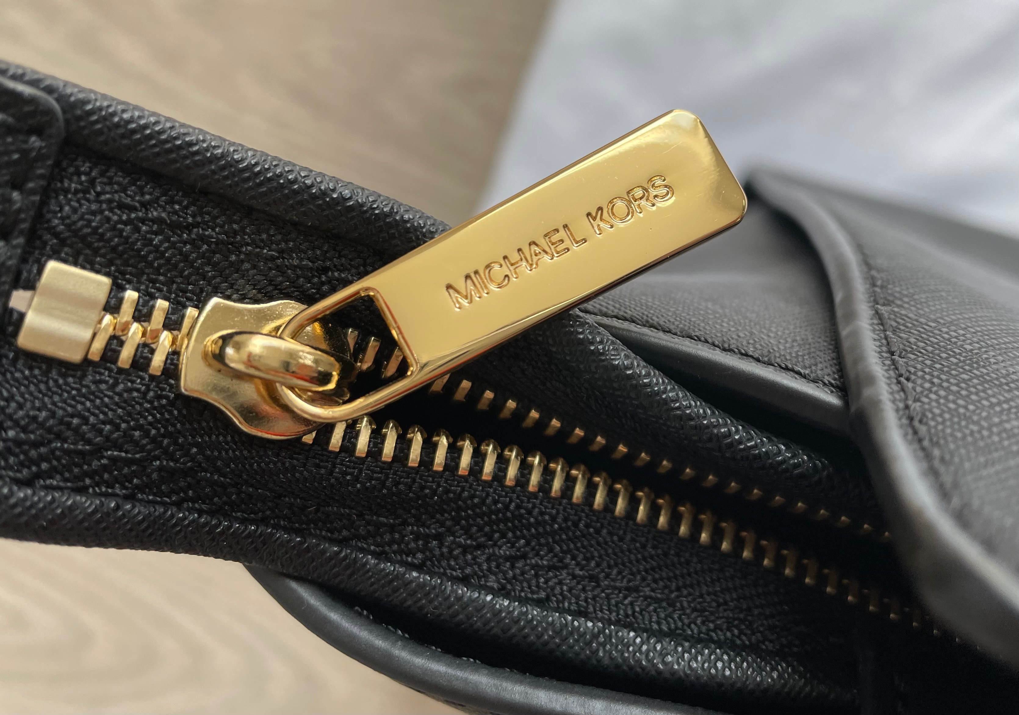 Mala satchel de pele preta da Michael Kors (selma) como nova