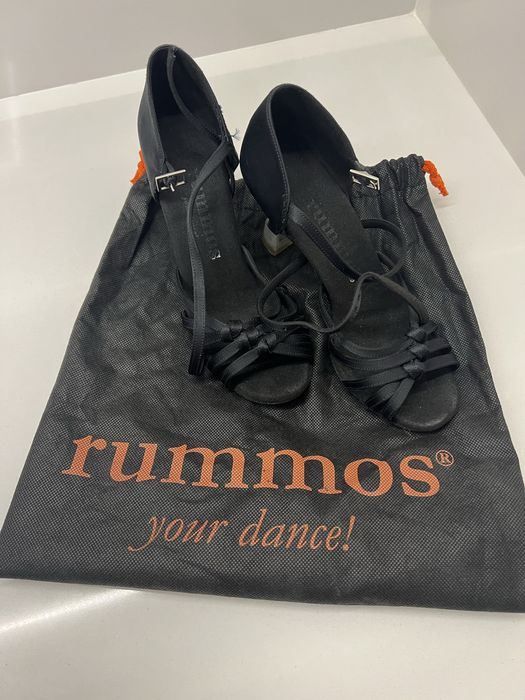 Sapatos dança rummos