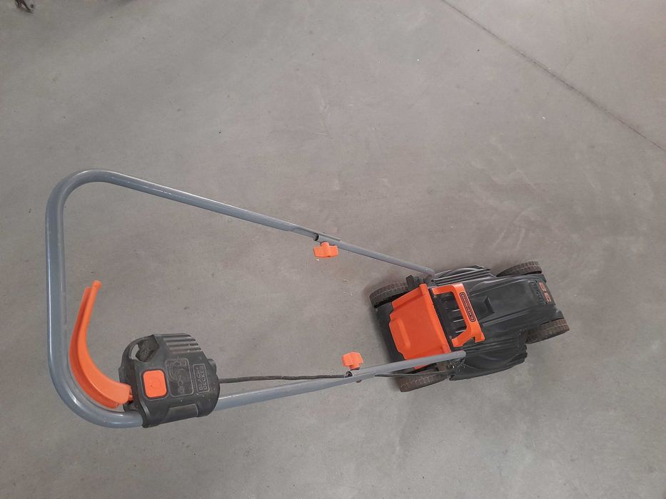 Corta relvas black & decker