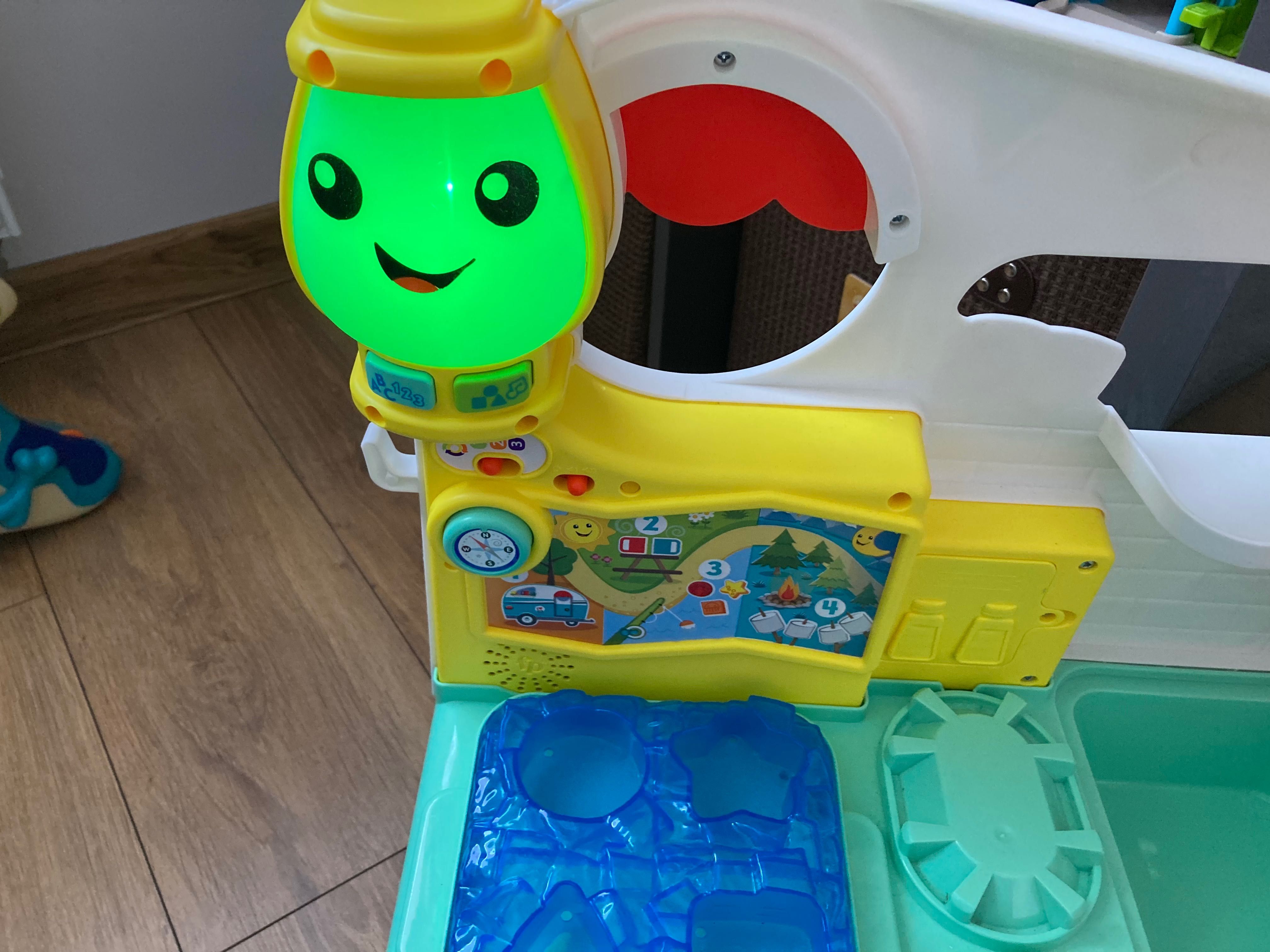 Wesoły kamper malucha Fisher Price