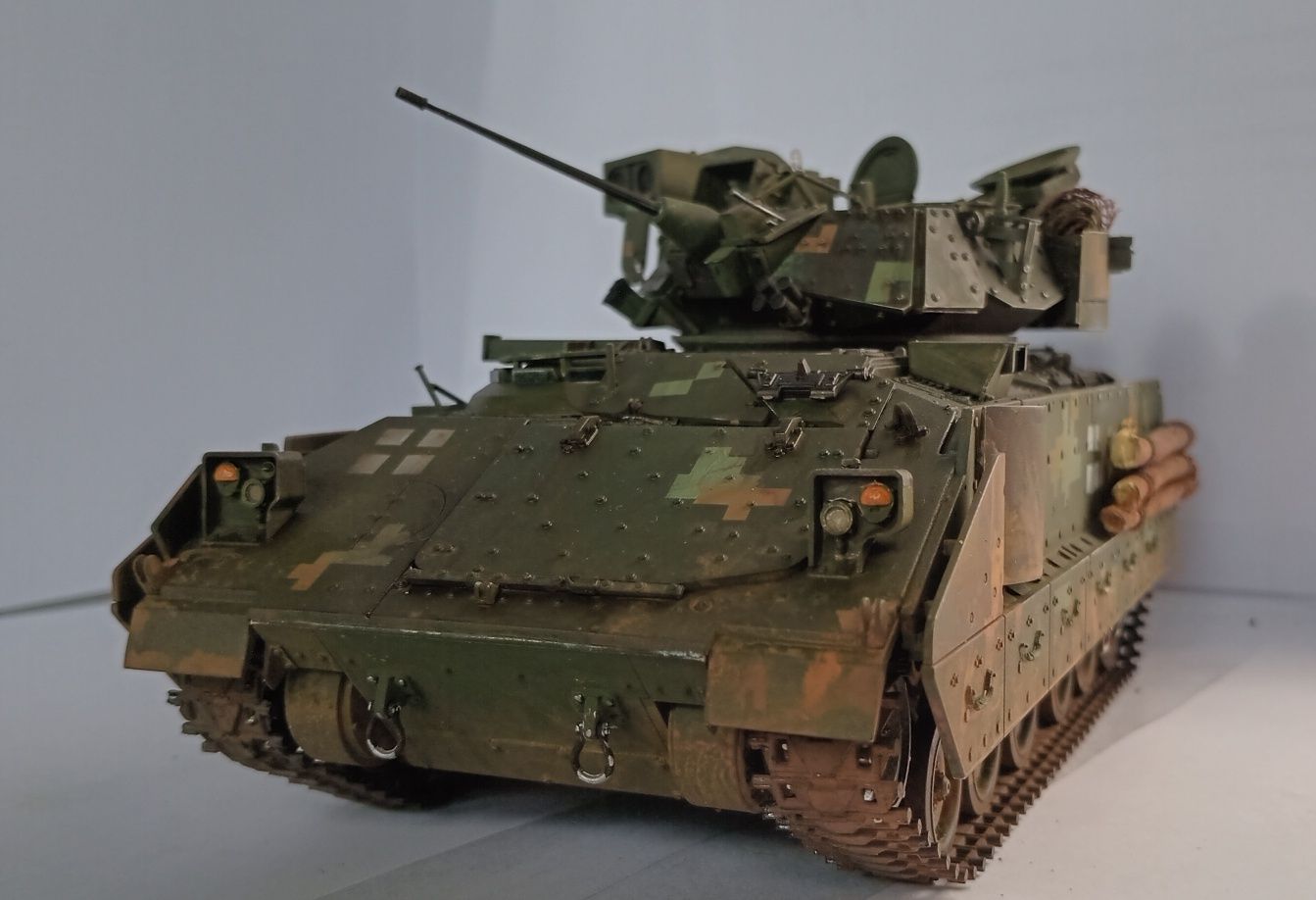 БМП Bradley ЗСУ 1/35