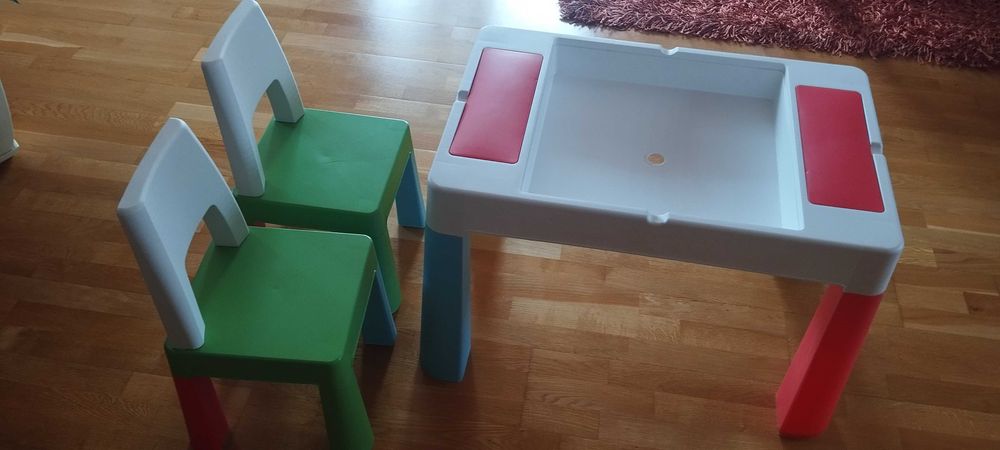Stolik dziecięcy