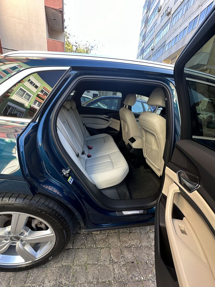 Audi e-tron 50 quattro