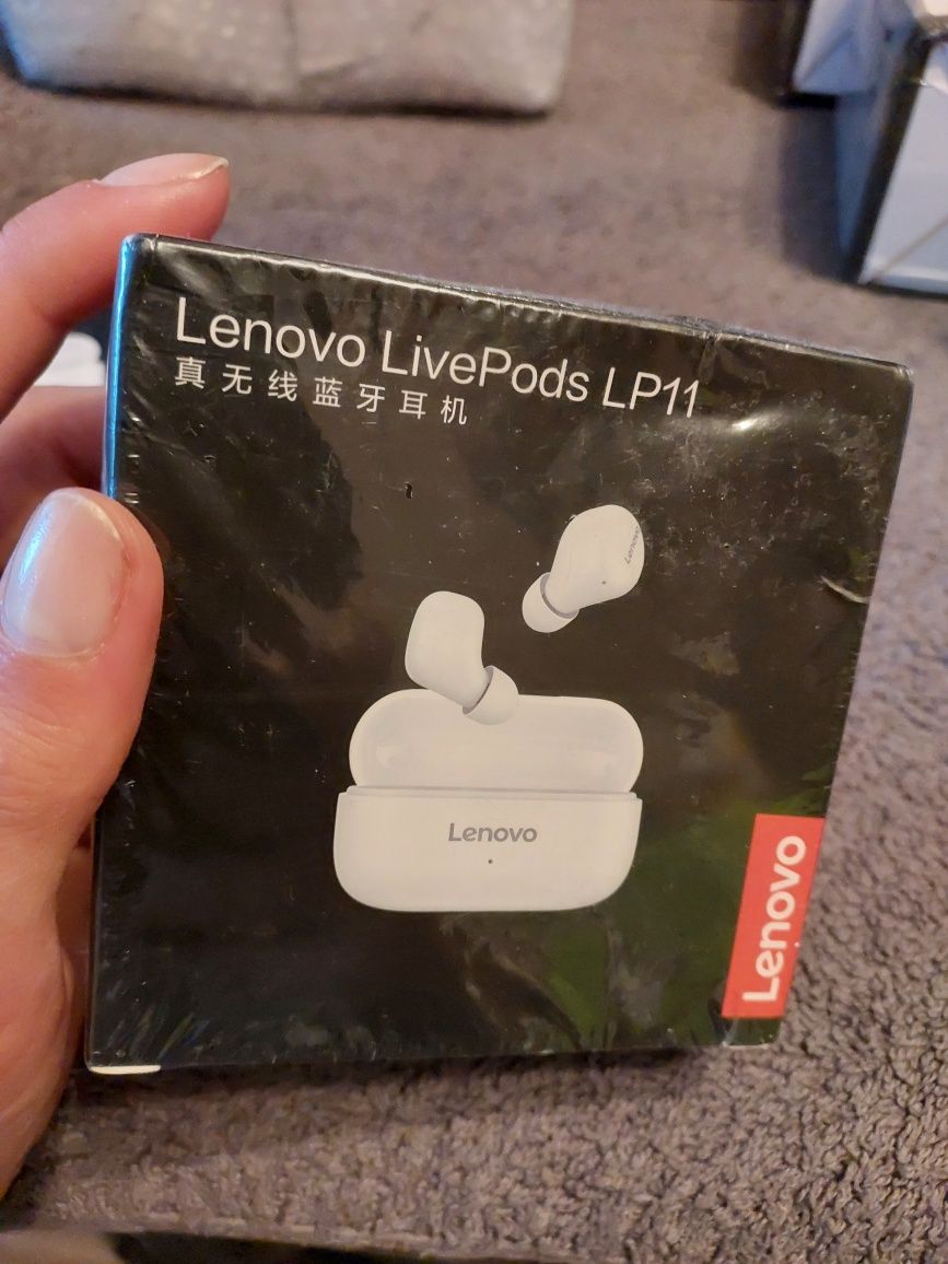 Białe bezprzewodowe słuchawki bluetooth Lenovo LivePods LP11