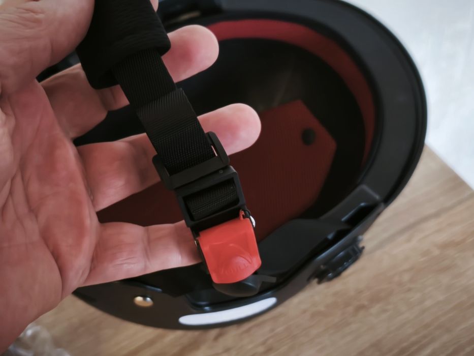 Шлем для скутера, мотоцикла, велосипеда и т.д.