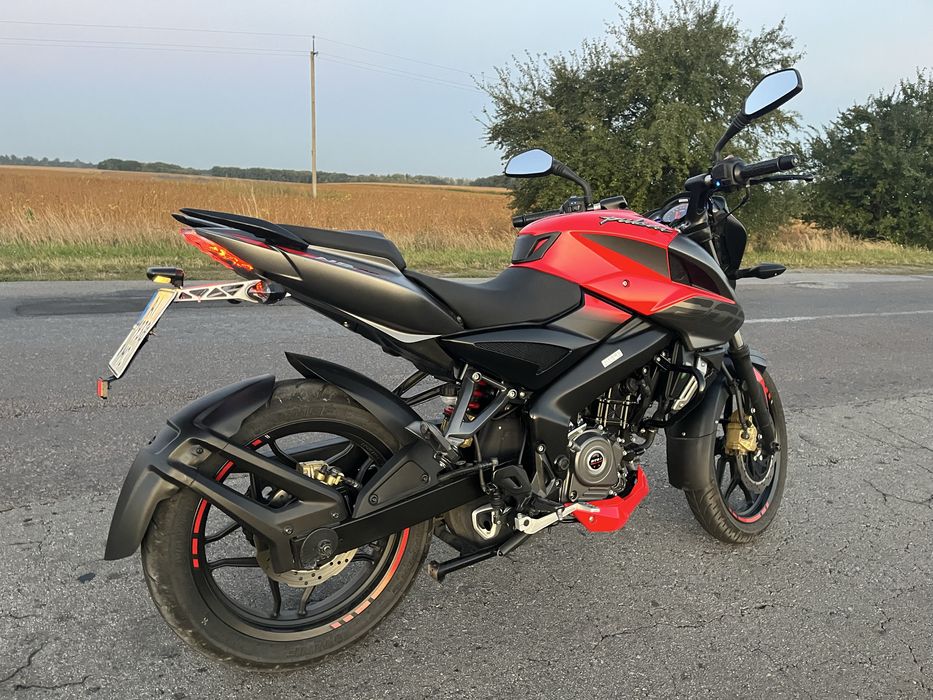 мотоцикл Bajaj Pulsar ns200 (Індія)