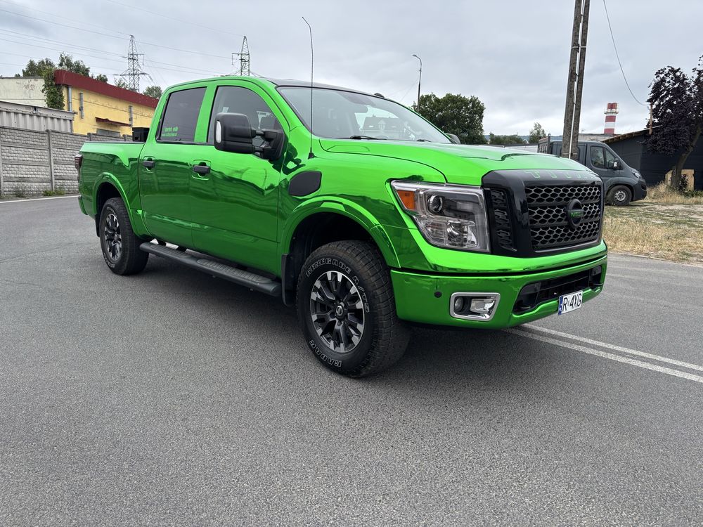 Nissan Titan PRO-4X 5.6 V8 4x4 | GAZ Prins 2025