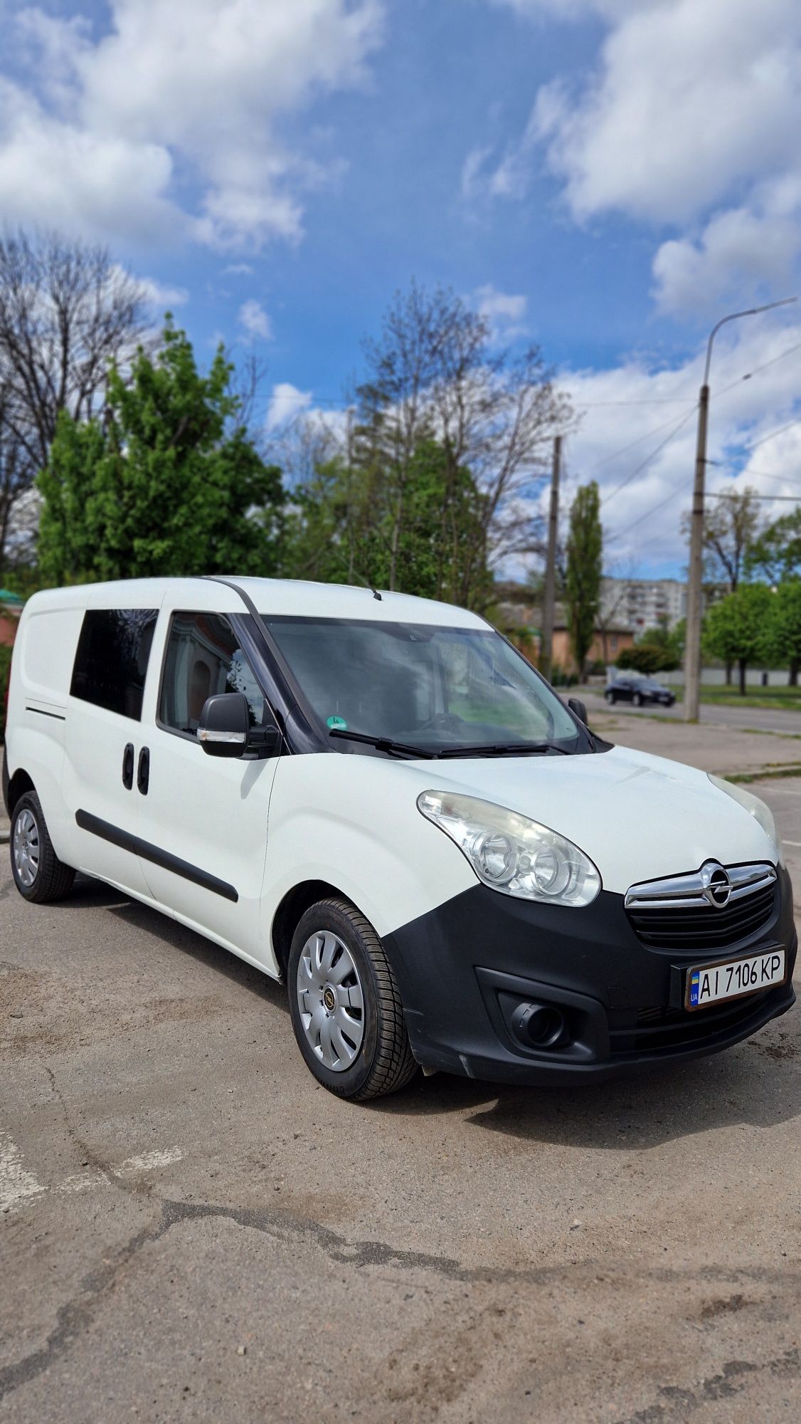 Продаж Опель Комбо 1,6