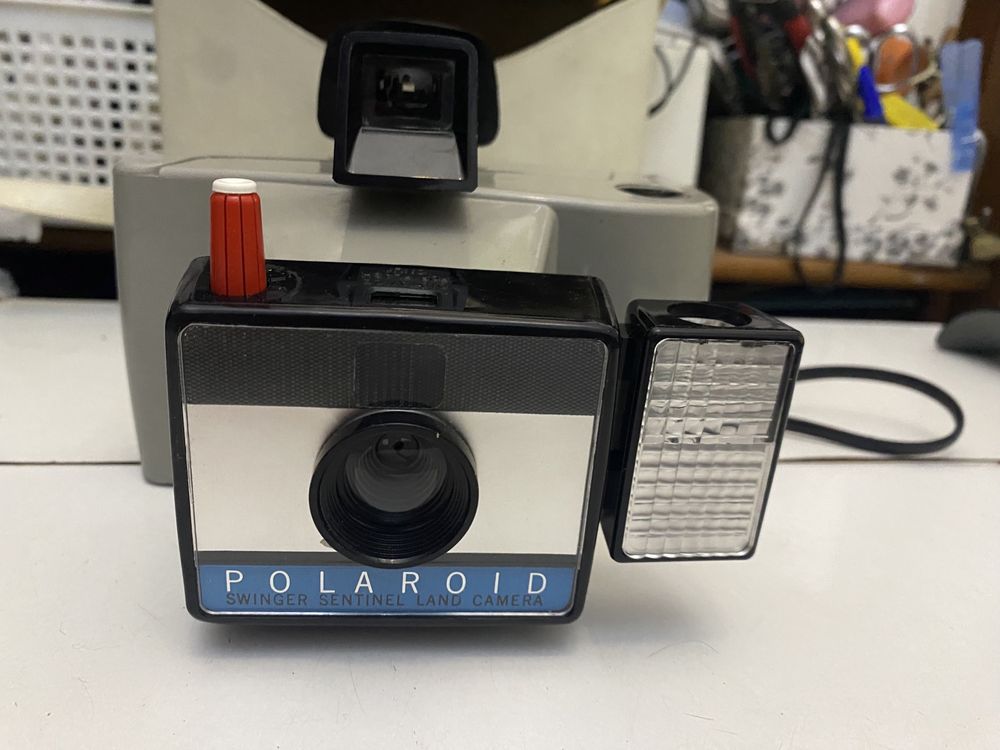 Câmera Polaroid Swinger Sentinel