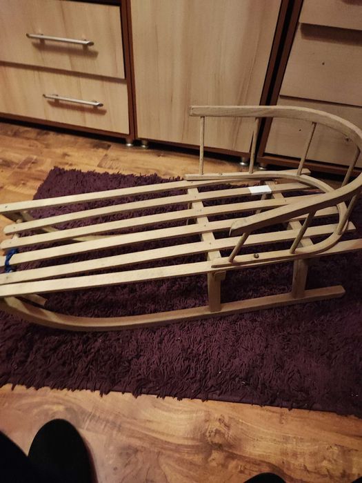Sprzedam sanki drewniane.