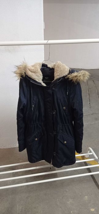 Parka Bershka azul escuro